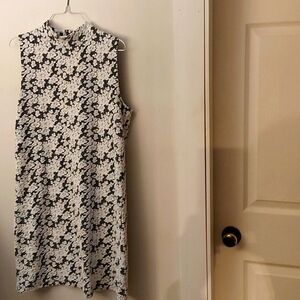 B Young Floral Dress/Black/White/ Sz M/ Stretchy/NWOT/ Classic